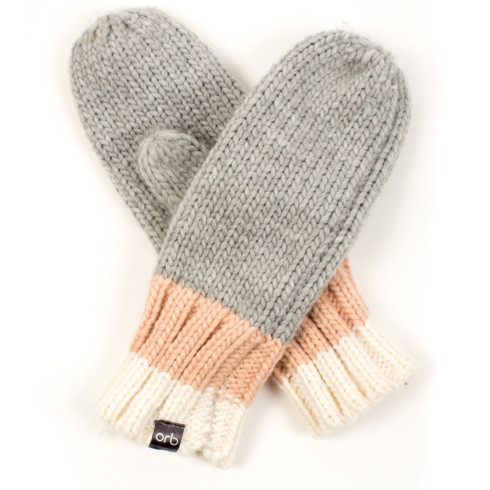 Striped cuff mittens